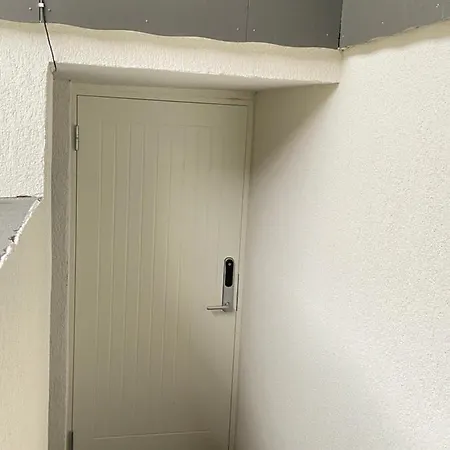 Underground Flat *