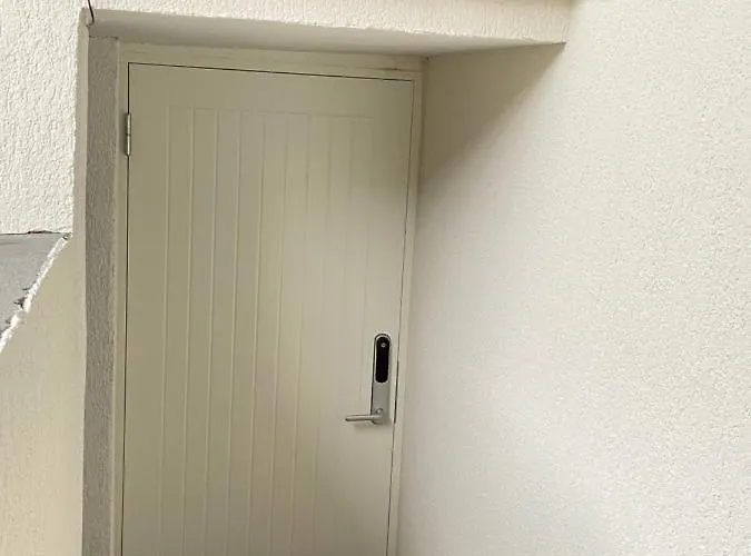 Underground Flat *