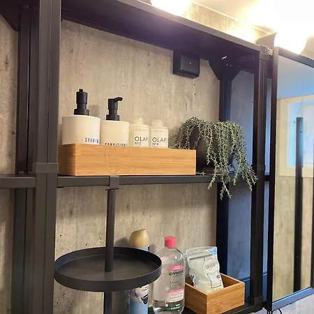 公寓 Underground Flat *